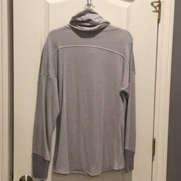 Mondetta Tunic cowl neck top - Picture 2 of 3